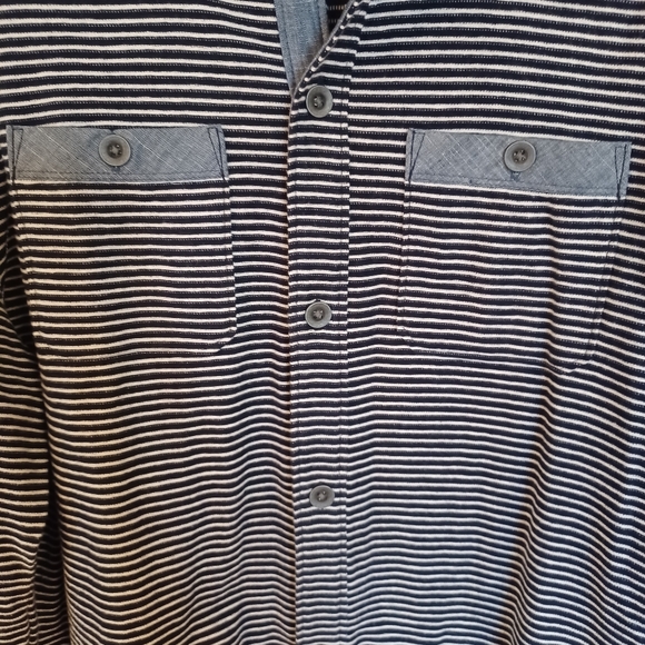 Banana Republic Men's Button down shirt. - Picture 6 of 6